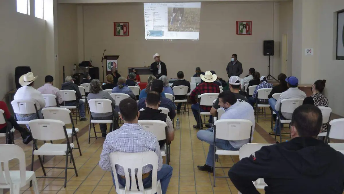 agricultores en delicias